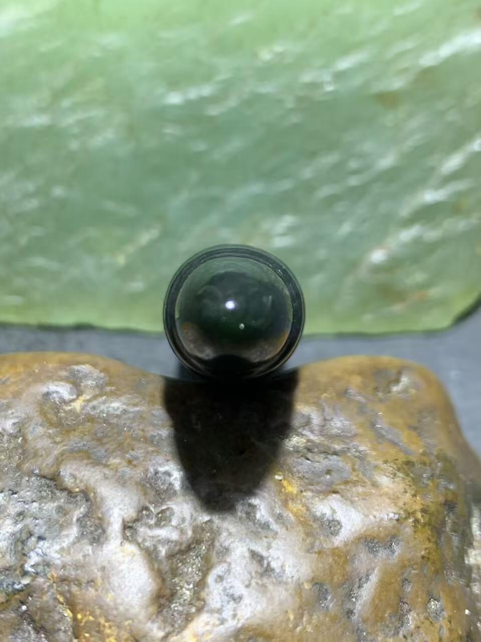 天然新疆和田青玉子 弹通货吊坠1颗，，