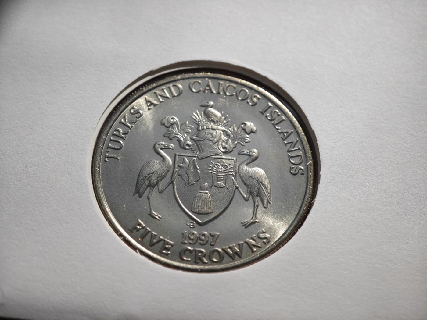 【淘币小摊】限时拍第八百零七拍  克朗币邮币封场  满百包邮可预留两周  周一统一发货   特克斯凯科斯1997年女王金婚5克朗纪念币邮币封