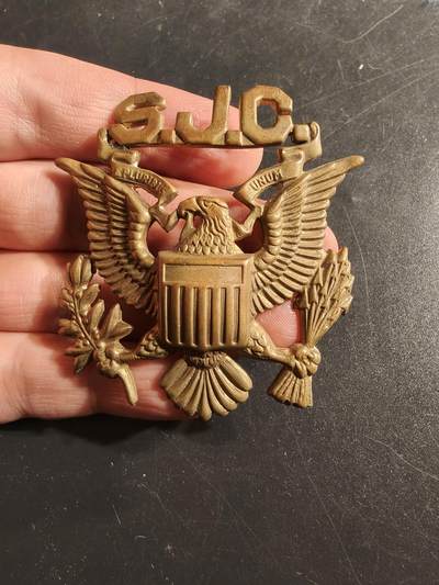 老王徽章第165期 - 美国圣约翰大学预备军官团大檐帽帽徽 