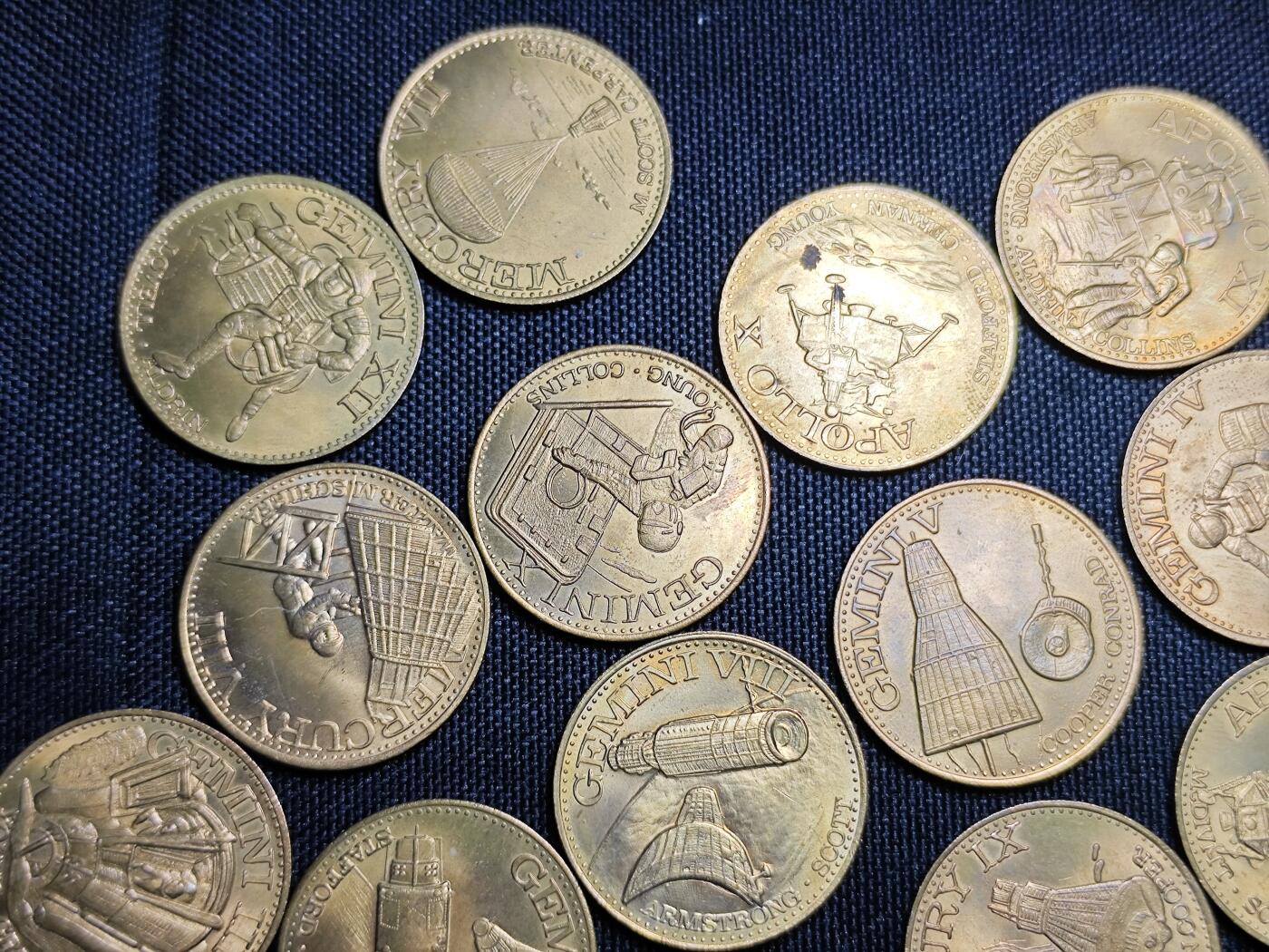 KK钱币收藏小铺 （套币 好品/批量散币 银币）专场  2月预留时间 周末发货  美国航天纪念铜章21枚 好品！