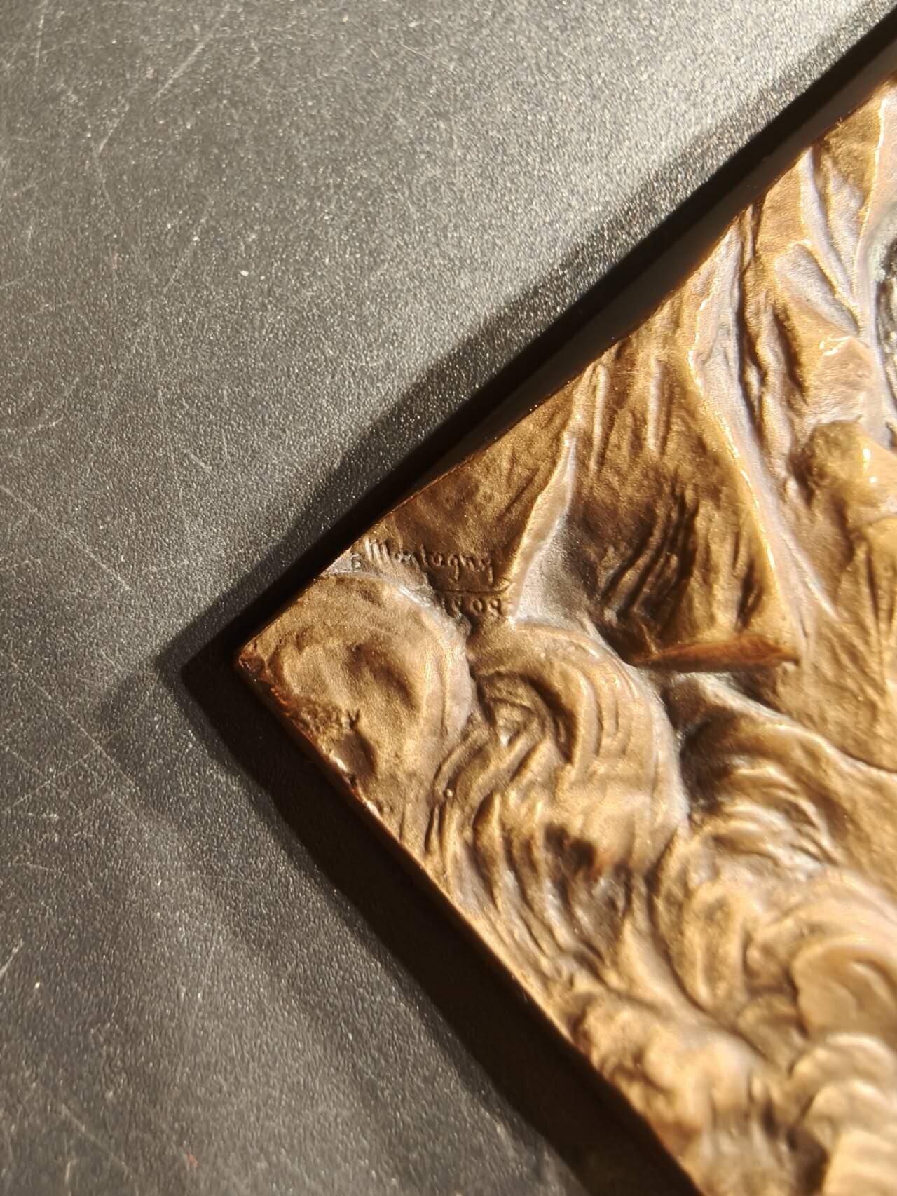 老王徽章第165期 法国音乐女神方形大铜章     高浮雕    80×33mm.    重量100g