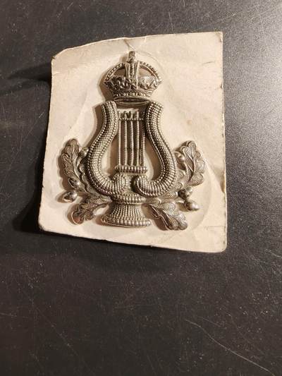 老王徽章第165期 - 英国皇家军乐团帽徽 二战时期 带插销 