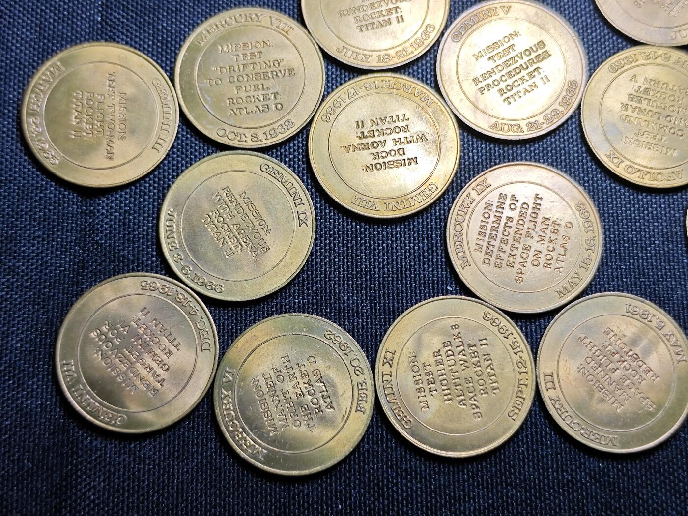 KK钱币收藏小铺 （套币 好品/批量散币 银币）专场  2月预留时间 周末发货  美国航天纪念铜章21枚 好品！