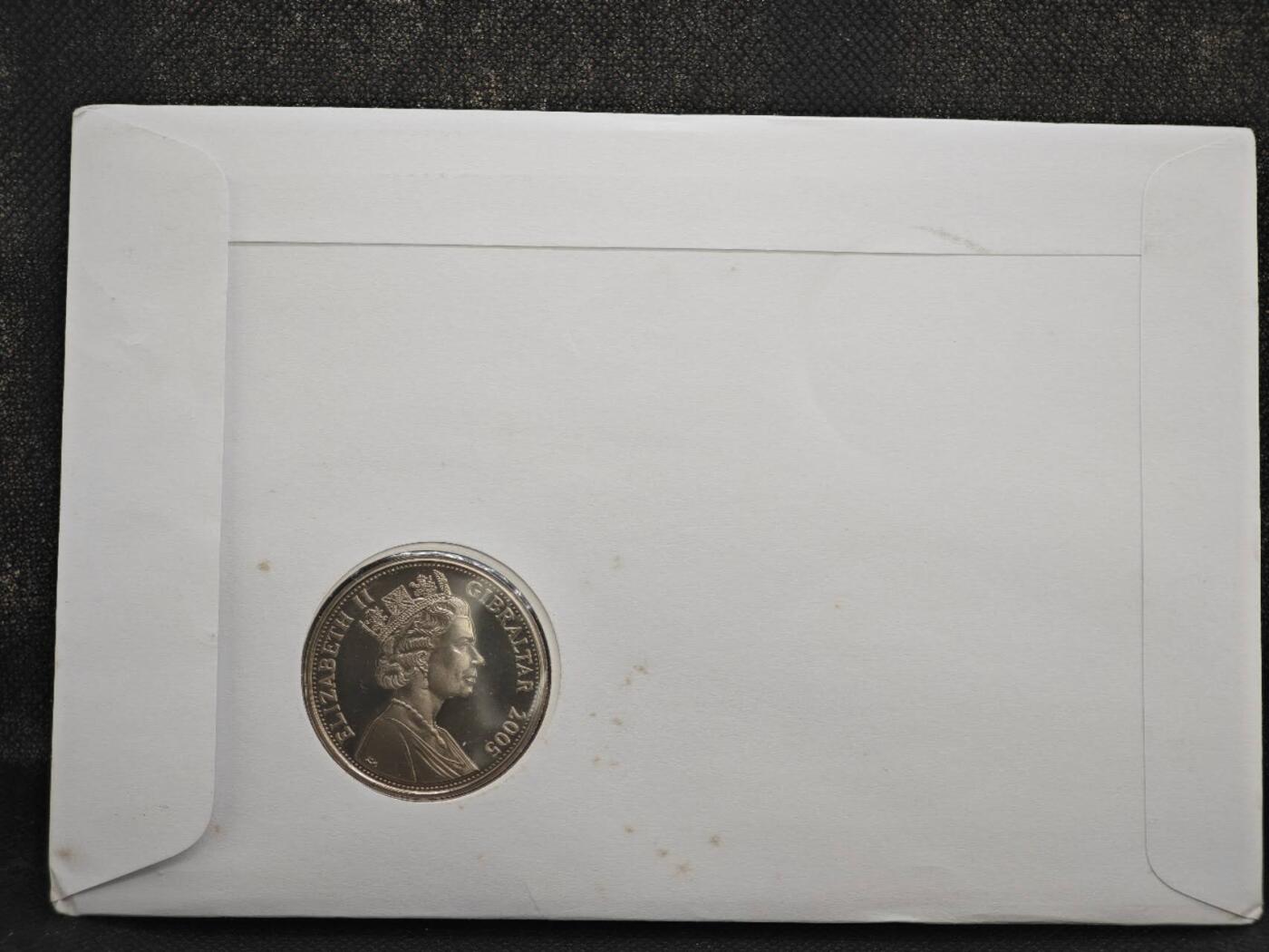 【淘币小摊】限时拍第八百零七拍  克朗币邮币封场  满百包邮可预留两周  周一统一发货    直布罗陀2005年女王80周岁克朗纪念币邮币封