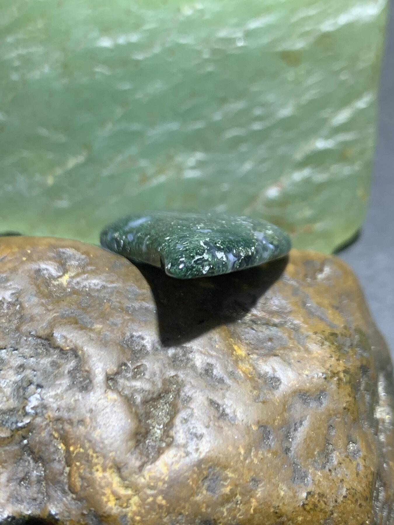 冰透高润度水草玛瑙通货吊坠一个，