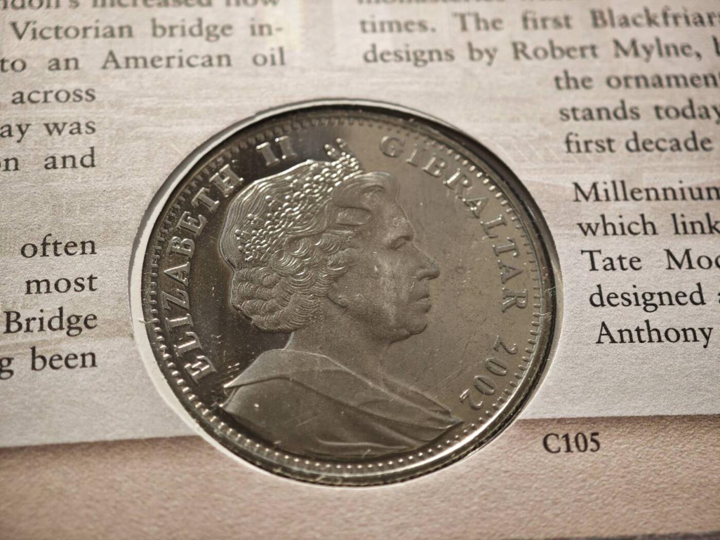 【淘币小摊】限时拍第八百零七拍  克朗币邮币封场  满百包邮可预留两周  周一统一发货   直布罗陀2002年女王登基金禧克朗纪念币邮币封