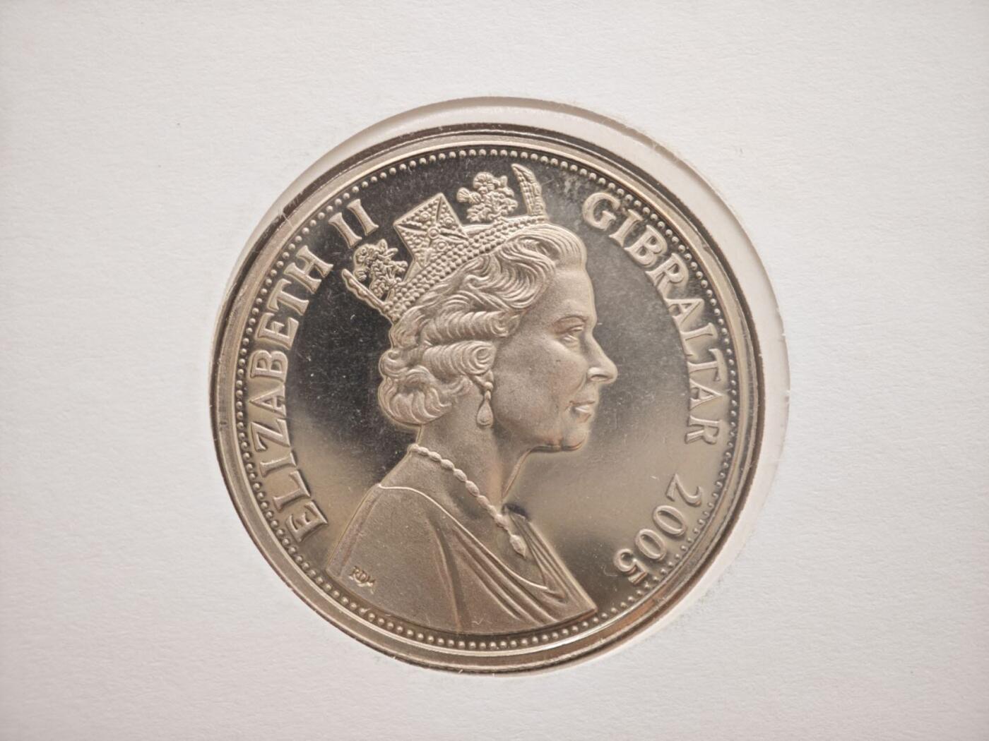 【淘币小摊】限时拍第八百零七拍  克朗币邮币封场  满百包邮可预留两周  周一统一发货    直布罗陀2005年女王80周岁克朗纪念币邮币封