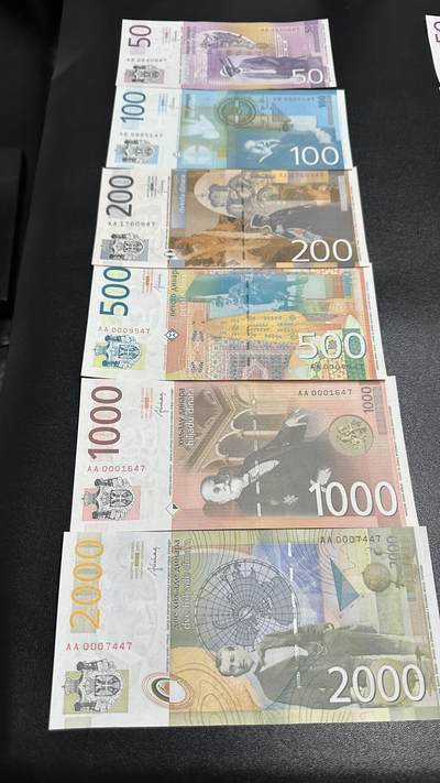 《外钞收藏家》第五百八十七期（精选场）（本平台长期征集拍品、欢迎藏友们联系合作） - 2014年塞尔维亚50-2000第纳尔 六张一起 全新UNC 尾两同47 有4张是千位号 AA冠