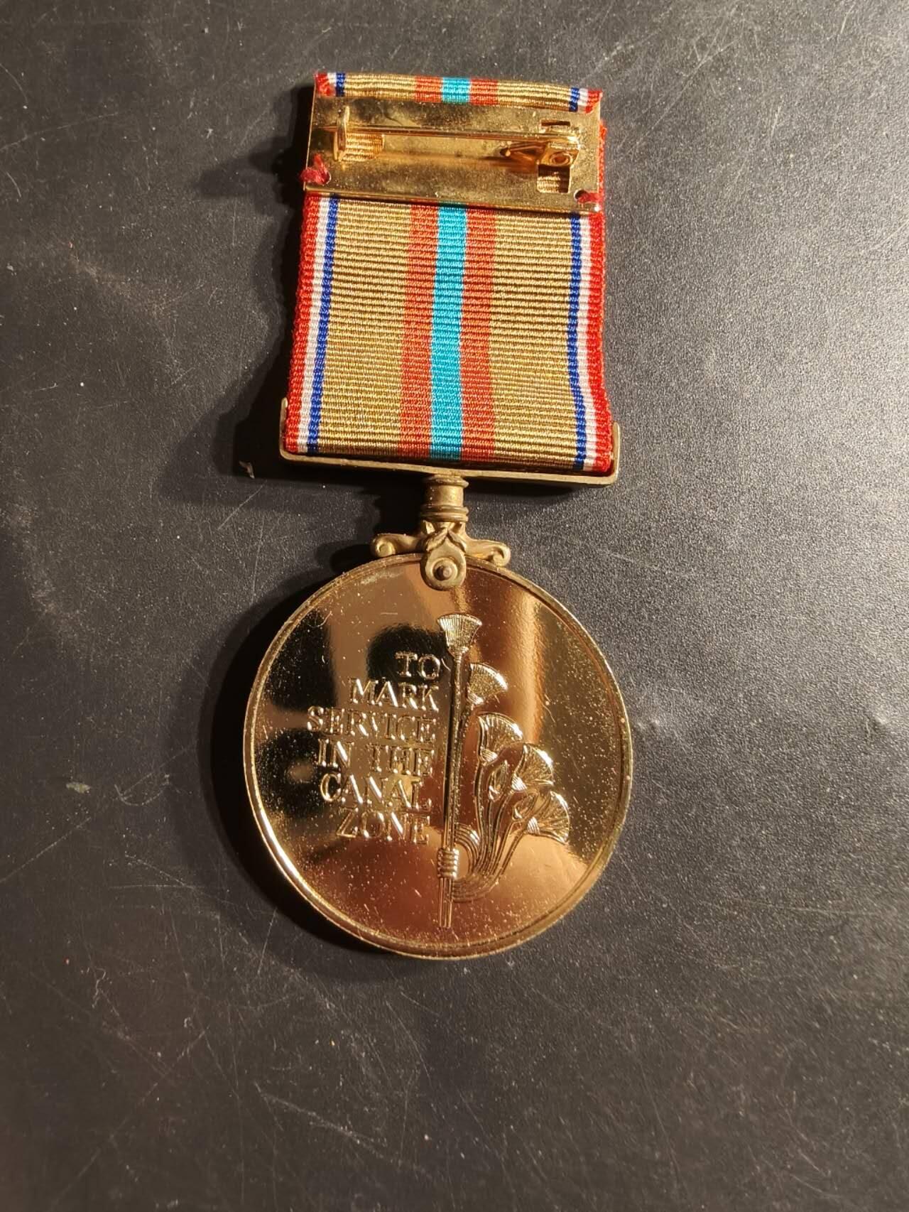 老王徽章第165期 英国苏伊士运河危机服役奖章     原盒