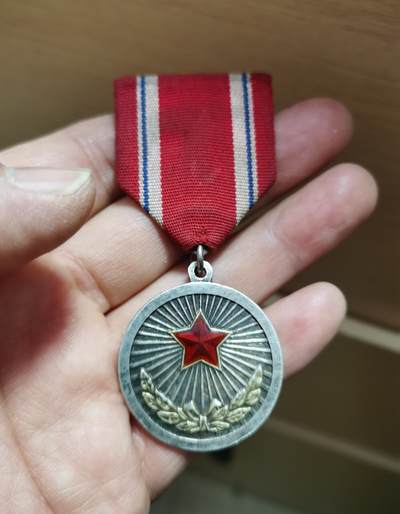 朝鲜50年代颁发红星功劳奖章一枚 - 朝鲜50年代颁发红星功劳奖章一枚