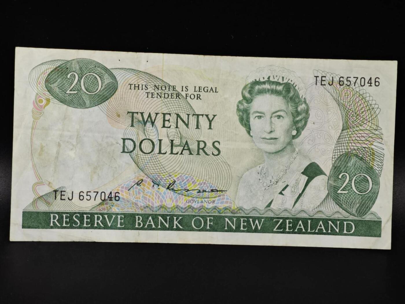 【淘币小摊】限时拍第八百零五拍  纸币场  满百包邮可预留两周  周一统一发货  新西兰20元纸币【有折】