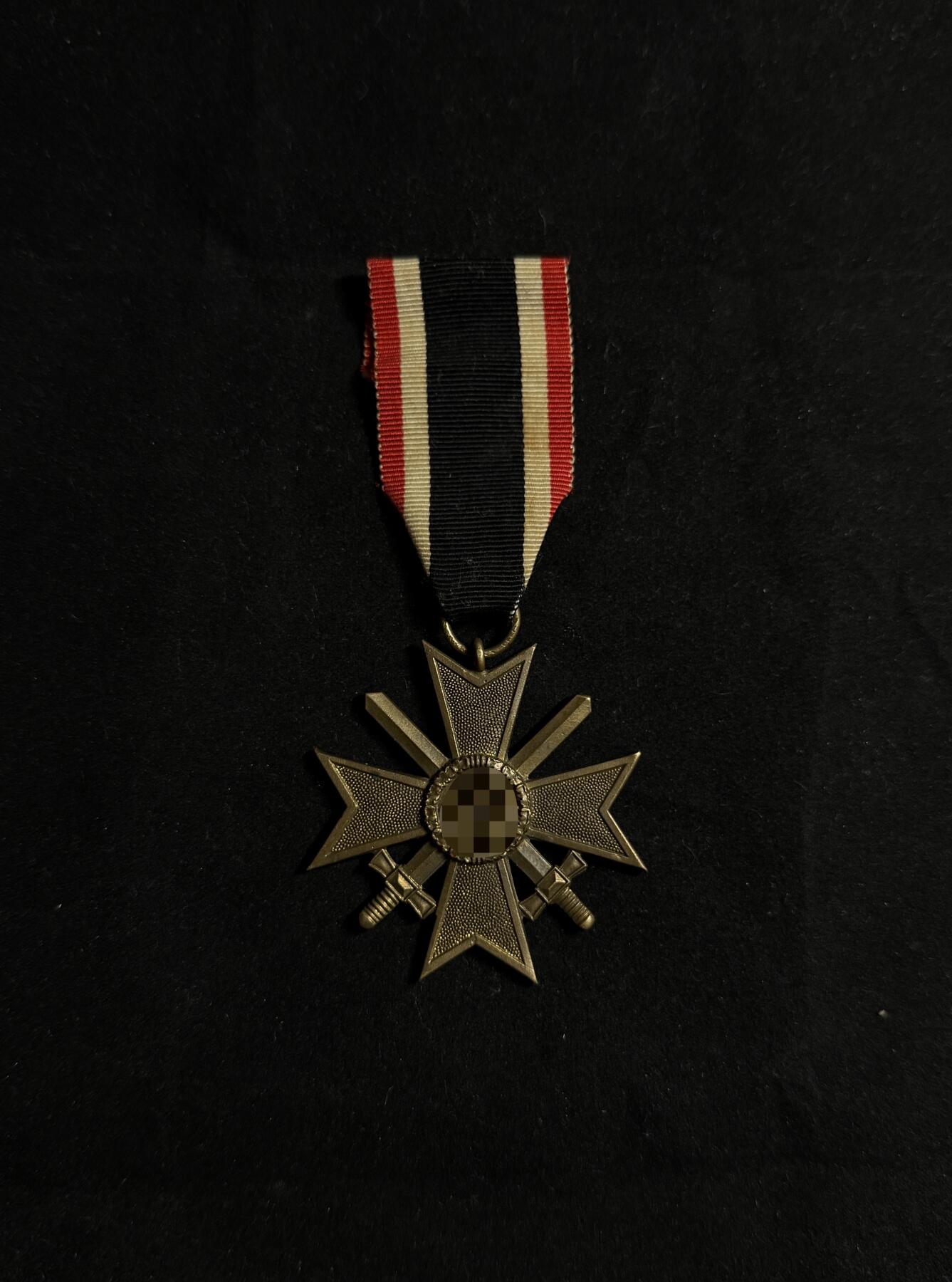 戎马世界章牌大赏第108期 铭记历史！德国带剑二级战功十字勋章