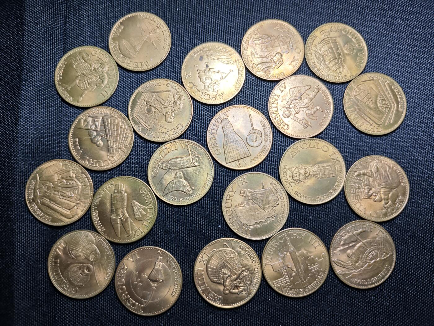 KK钱币收藏小铺 （套币 好品/批量散币 银币）专场  2月预留时间 周末发货  美国航天纪念铜章21枚 好品！