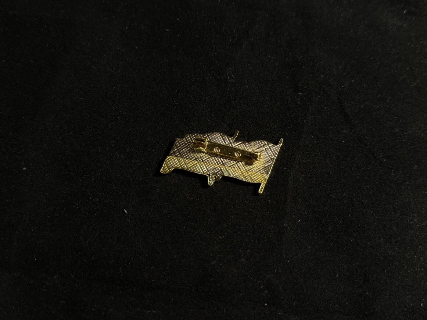 戎马世界章牌大赏第108期 老挝革命党党徽