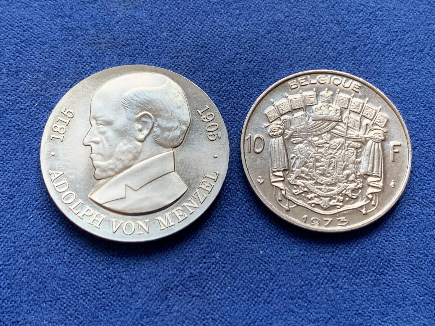 《竞宝斋》第441场 周日，周一，2场连拍 （全场包邮） 东德1980年阿道夫·冯·门采尔5马克精制币 附一枚比利时10法郎硬币