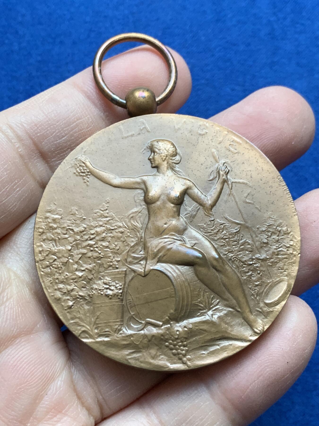 《竞宝斋》第441场 周日，周一，2场连拍 （全场包邮） 名家名作 Henri Prud'homme 艺术家奖章《葡萄藤》 带盒 69.7克 49.8mm 1983 丰饶角铜标