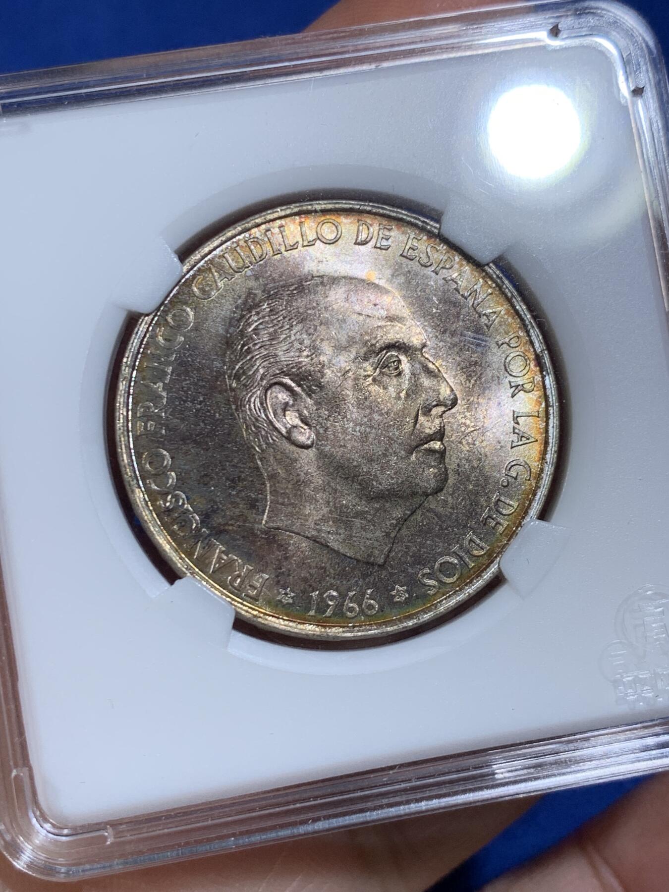 《竞宝斋》第441场 周日，周一，2场连拍 （全场包邮） 西班牙 1966年 弗朗哥 100比赛塔银币 BU品相 淡彩转光绚丽