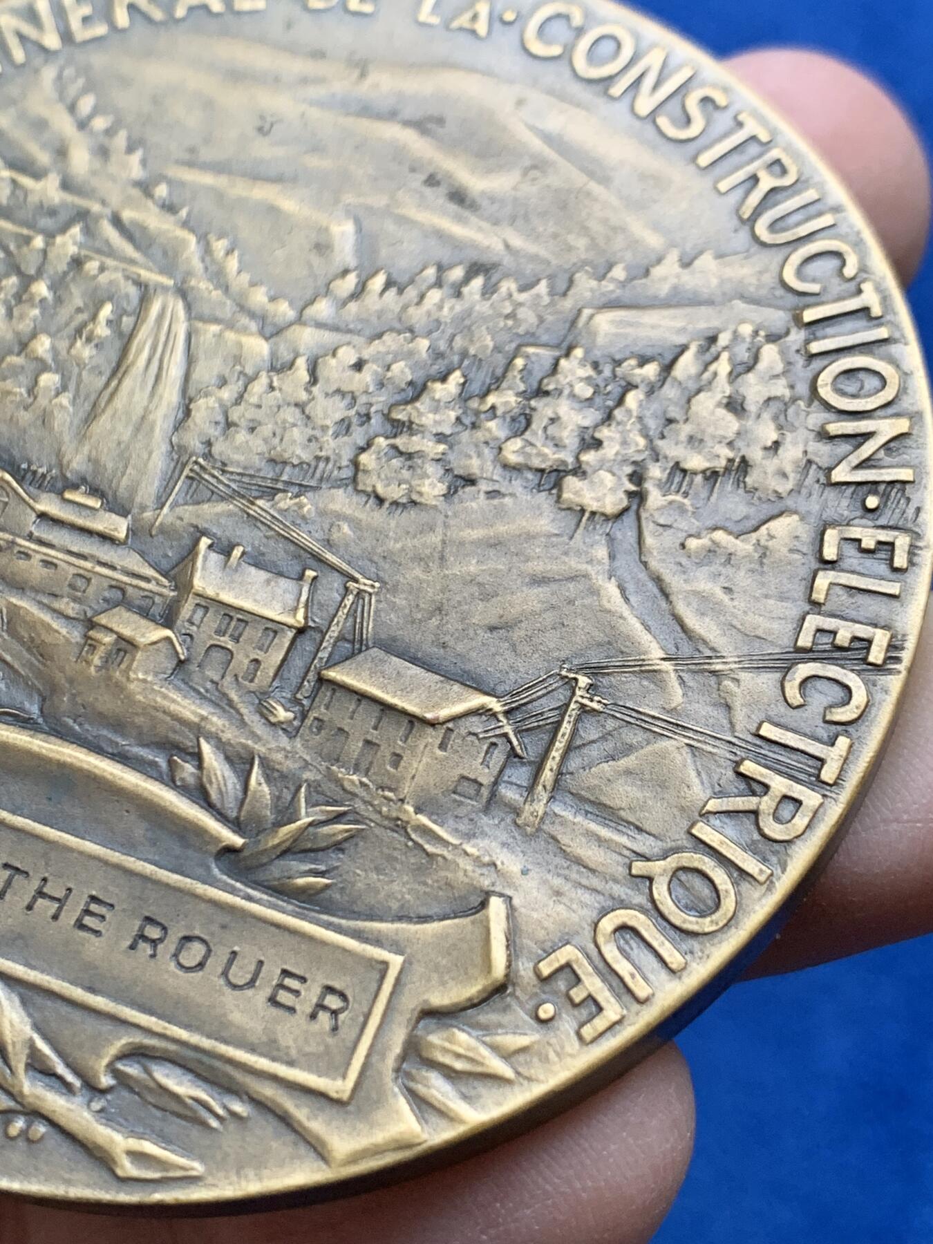 《竞宝斋》第441场 周日，周一，2场连拍 （全场包邮） 法国电力女神大铜章 带盒 120.7克 68mm 丰饶角铜标