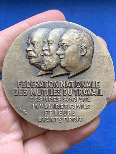 《竞宝斋》第441场 周日，周一，2场连拍 （全场包邮） - 法国运动伤残互助会大铜章 直径67mm 重约116.5g