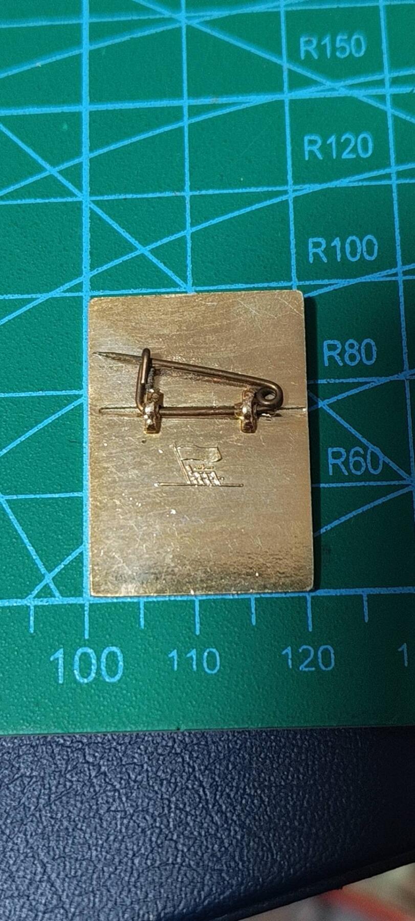 极美品小章 🔥🔥毛主席万岁🔥🔥毛主席像章，