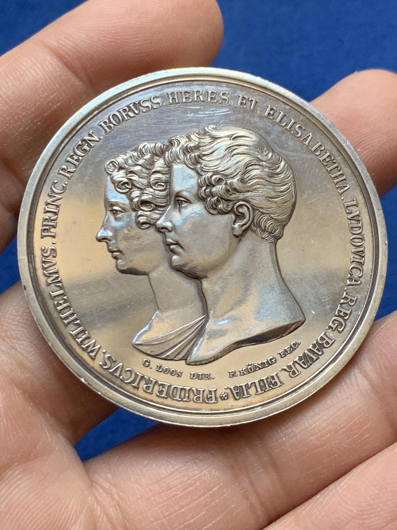 《竞宝斋》第441场 周日，周一，2场连拍 （全场包邮） 1823 德国普鲁士王国腓特烈.威廉三世与巴伐利亚公主伊丽莎白·卢多维卡结婚大银章 整体一枚直径47.2mm 42.3克 精美绝伦