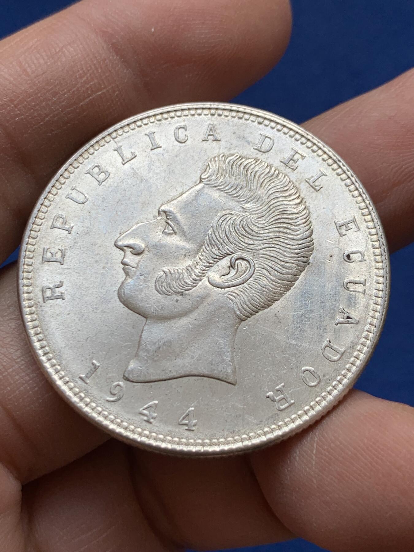 《竞宝斋》第441场 周日，周一，2场连拍 （全场包邮） 厄瓜多尔1944年5苏克雷大银币，墨西哥铸造，带光好品。