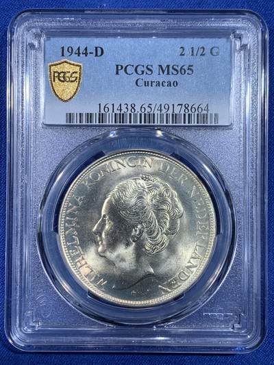 《竞宝斋》第441场 周日，周一，2场连拍 （全场包邮） - PCGS MS65 荷属库拉索1944年2.5盾大银币 背面卡脚有损，密封正常