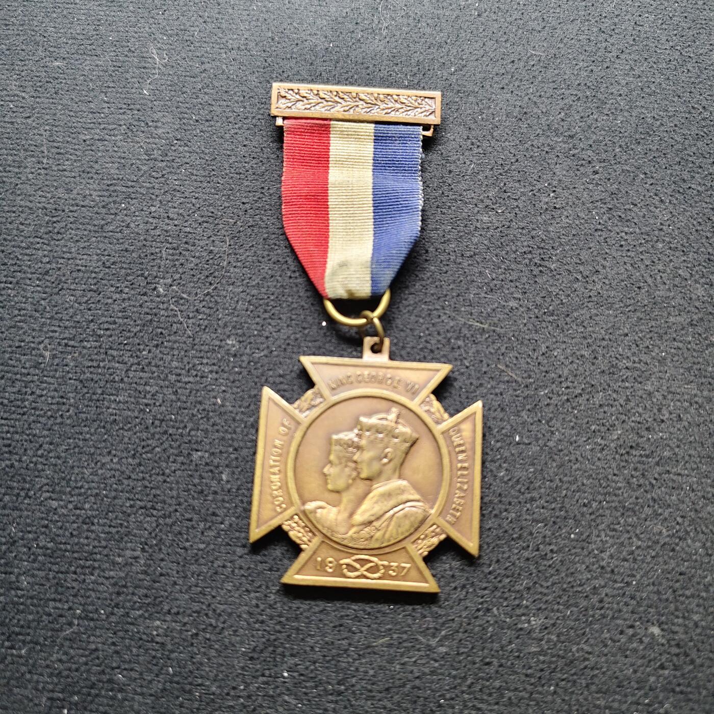 【全场包邮】纯粹捡漏拍480场（免费代拍第17场） 【勋章】英国1937年乔治六世登基纪念勋章