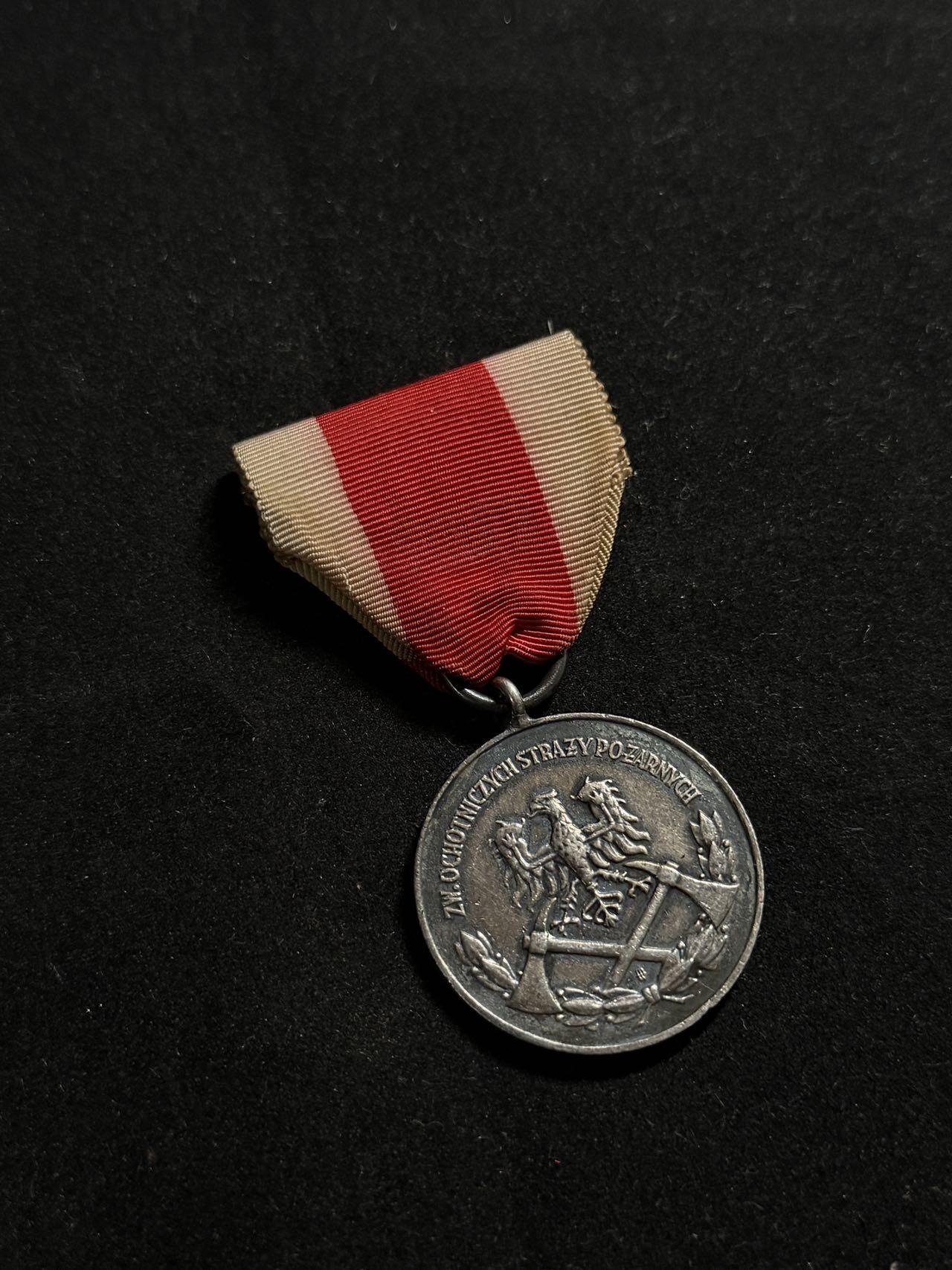 戎马世界章牌大赏第108期 波兰银级消防奖章