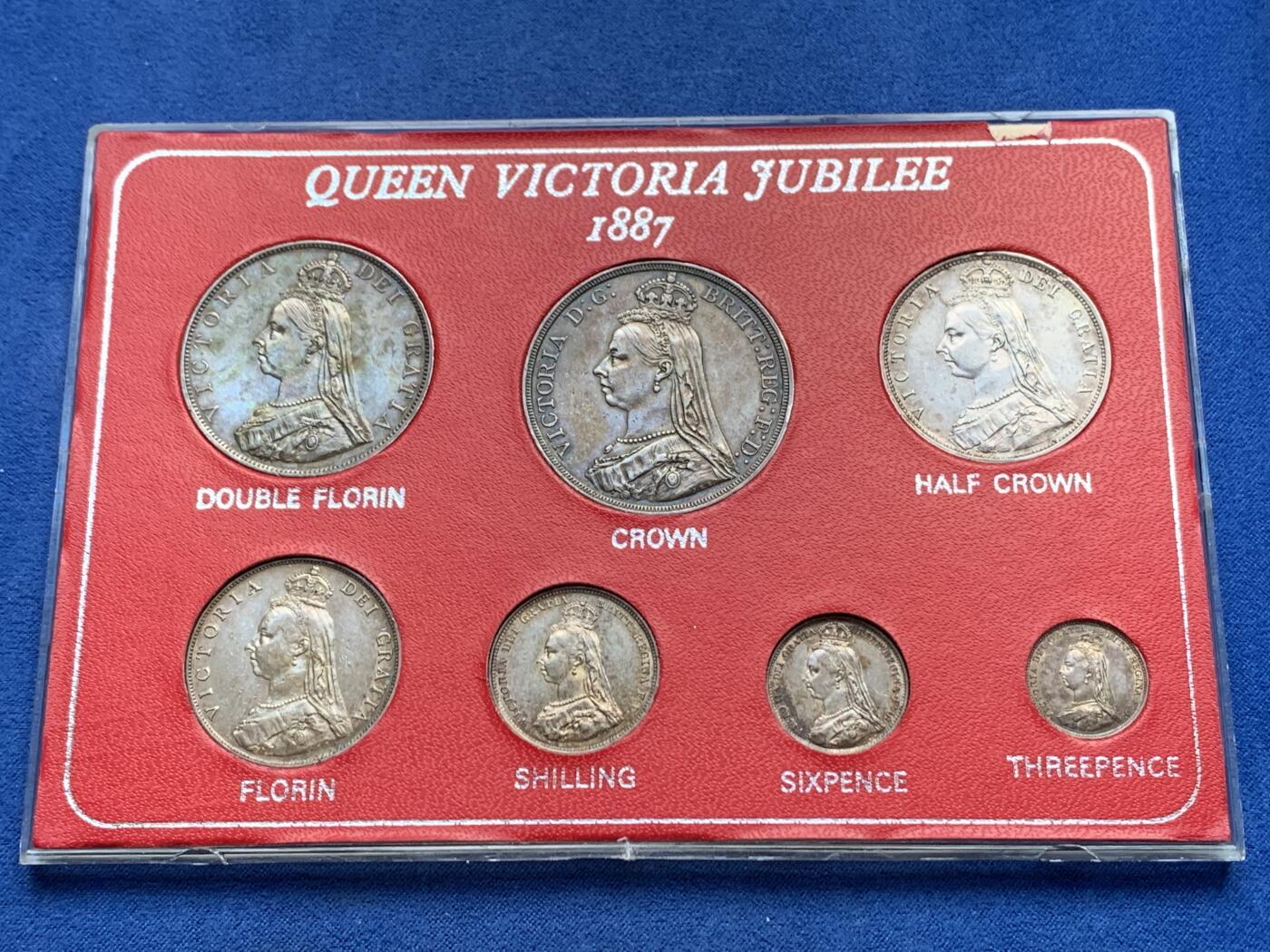 《竞宝斋》第441场 周日，周一，2场连拍 （全场包邮） 卡装 1887年英国马剑银币 7枚一组 状态都不错 细节见图