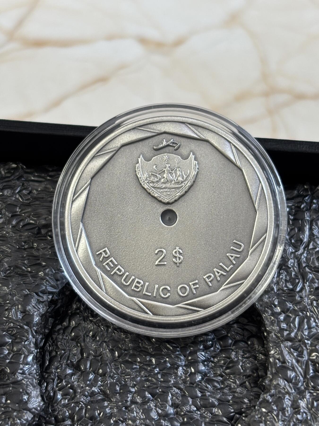 第183期拍卖 帕劳2019年相机照相术发明180周年仿古纪念银币，10克，999银，发行量999枚