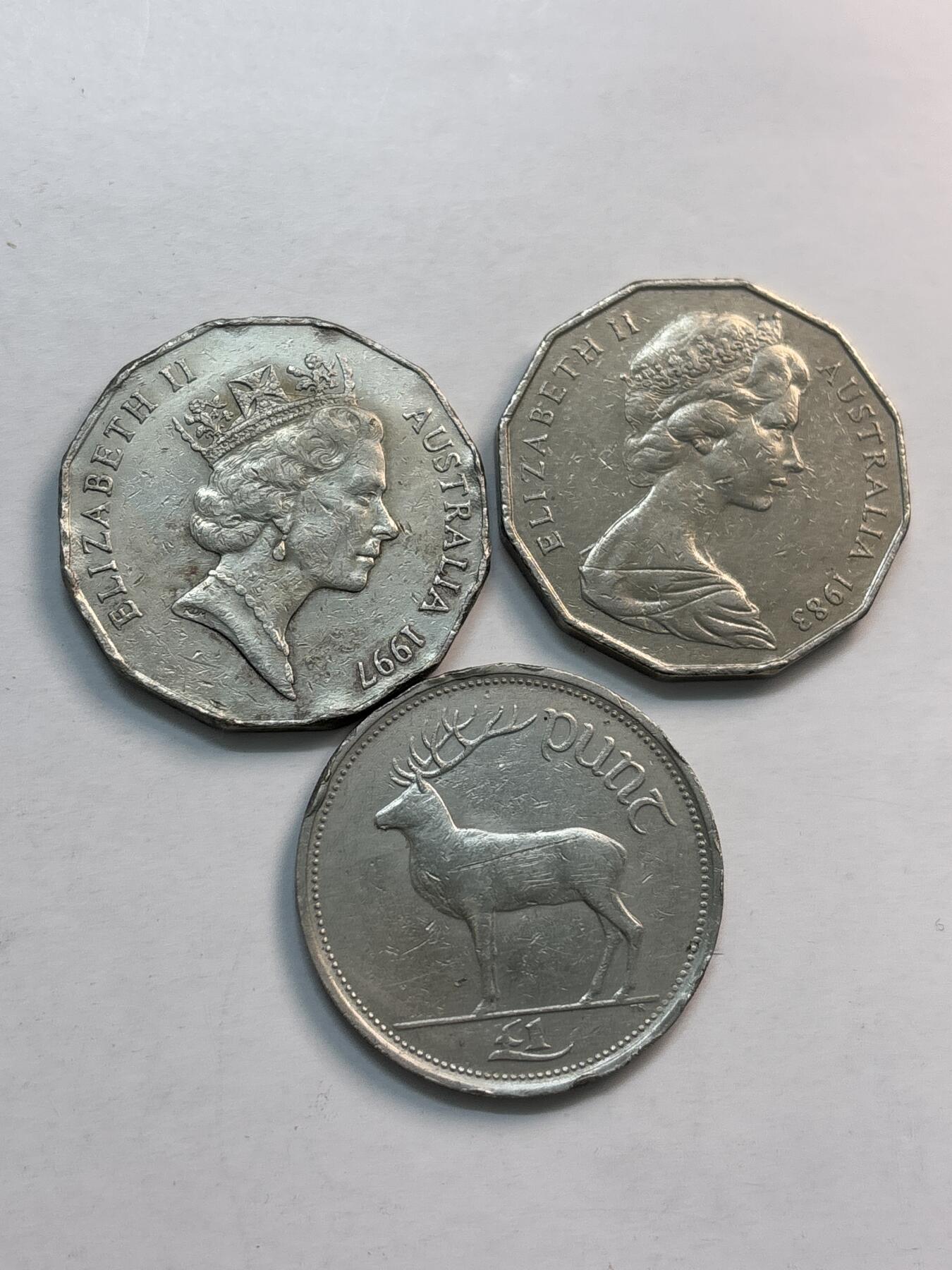 文馨钱币收藏第 282 场，【 长期接收代拍品】，加拿大老铜代用币，银币，德三系列场 澳大利亚 50 分 2 枚➕爱尔兰一元