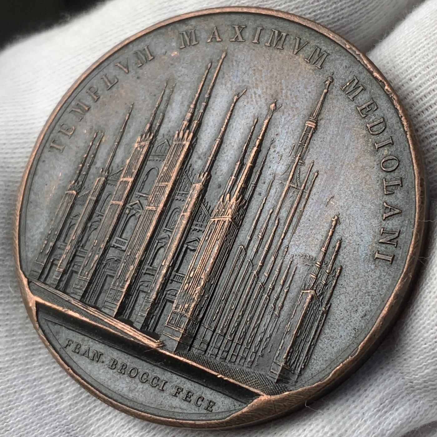掌中浮雕-藏着的欧洲第043场 1886 年意大利米兰大教堂纪念铜章，教堂始建于1386年，正面头像是当时主持奠基的米兰公爵吉安·维斯孔蒂，47mm