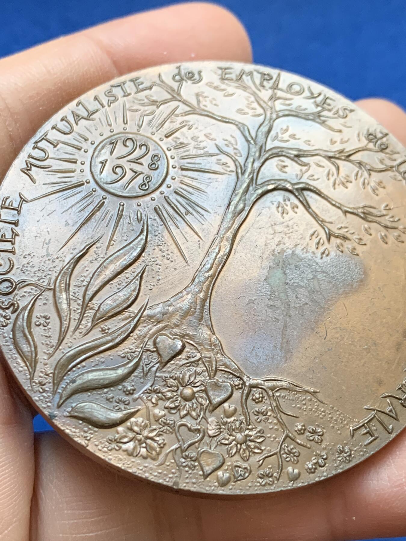 《竞宝斋》第441场 周日，周一，2场连拍 （全场包邮） 法国互助会大铜章 直径58.8mm 重量99.4g 1979 丰饶角铜标