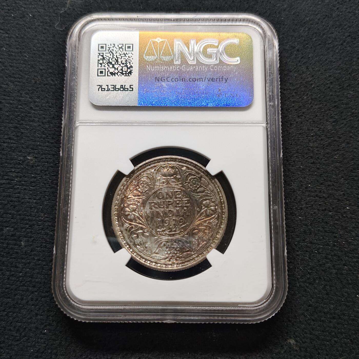 【全场包邮】纯粹捡漏拍481场（免费代拍第18场） 英属印度1919年乔治五世1卢比银币（彩色包浆）-NGC MS62
