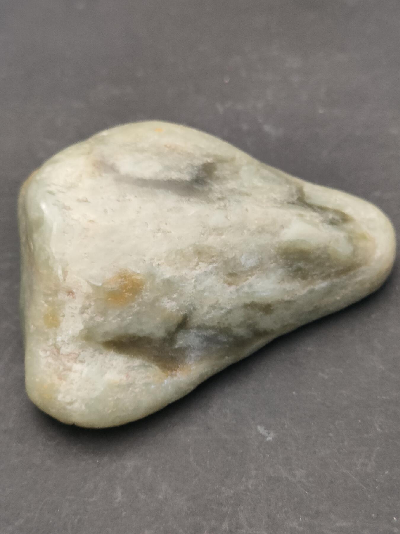 猩哥外币小铺➨【第203场】 和田玉原石100克