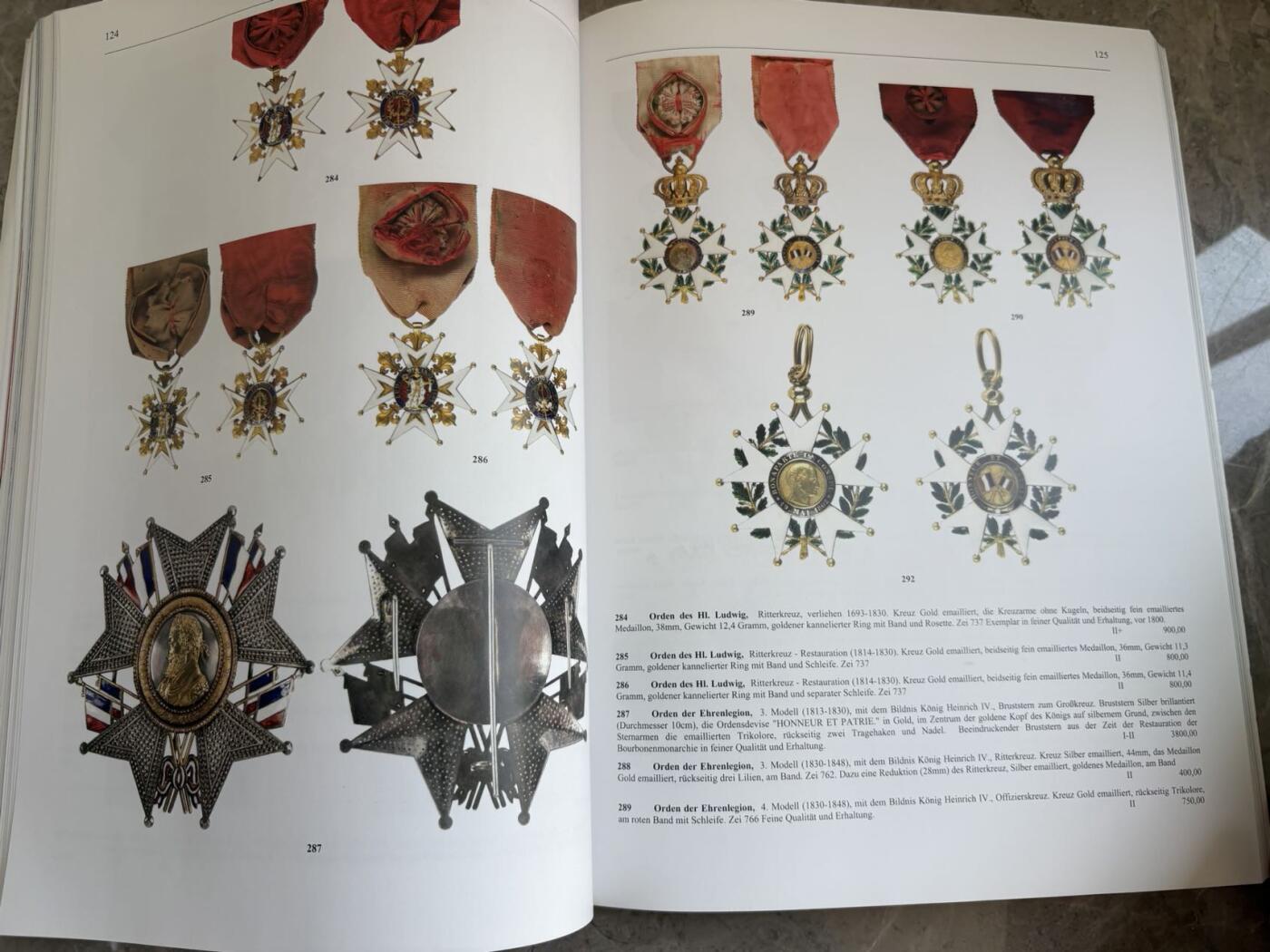 盛世勋华——号角文化勋章邮票专场拍卖第289期 德国柏林Carsten Zeige拍卖行2023年7月拍卖会图录，超大尺寸，全彩印刷，超大超厚，300多页