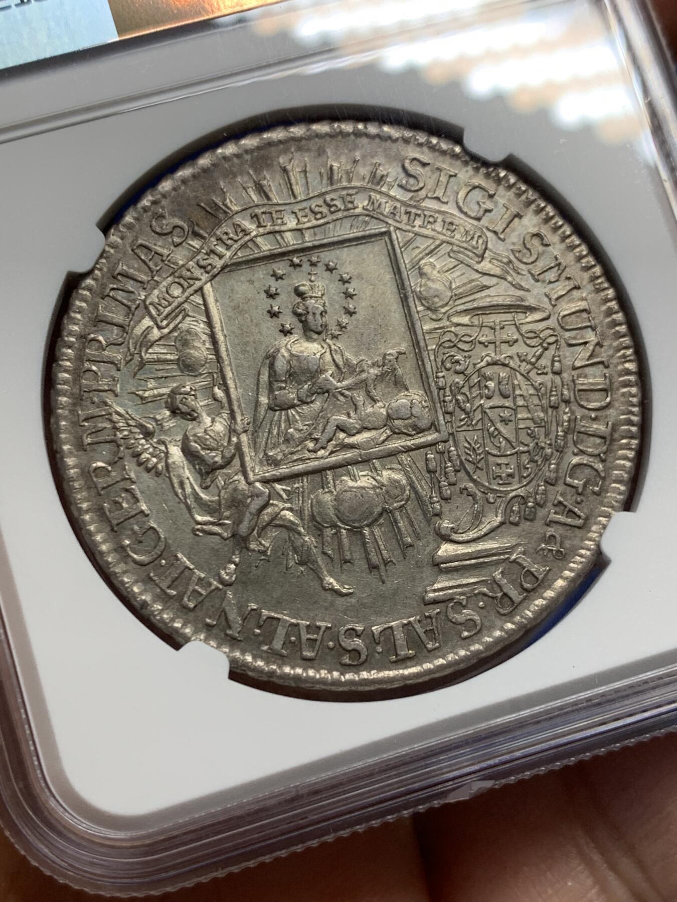 《竞宝斋》第441场 周日，周一，2场连拍 （全场包邮） NGC AU58 萨尔茨堡 1758年 西格斯蒙德主教泰勒大银币 非常少见的一枚 状态极好 手腕高点都保存的很好 确实低评了