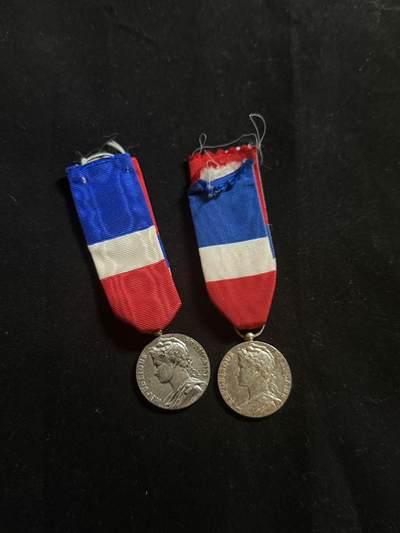 戎马世界章牌大赏第108期 - 法国银级劳工奖章一对，银制，20g