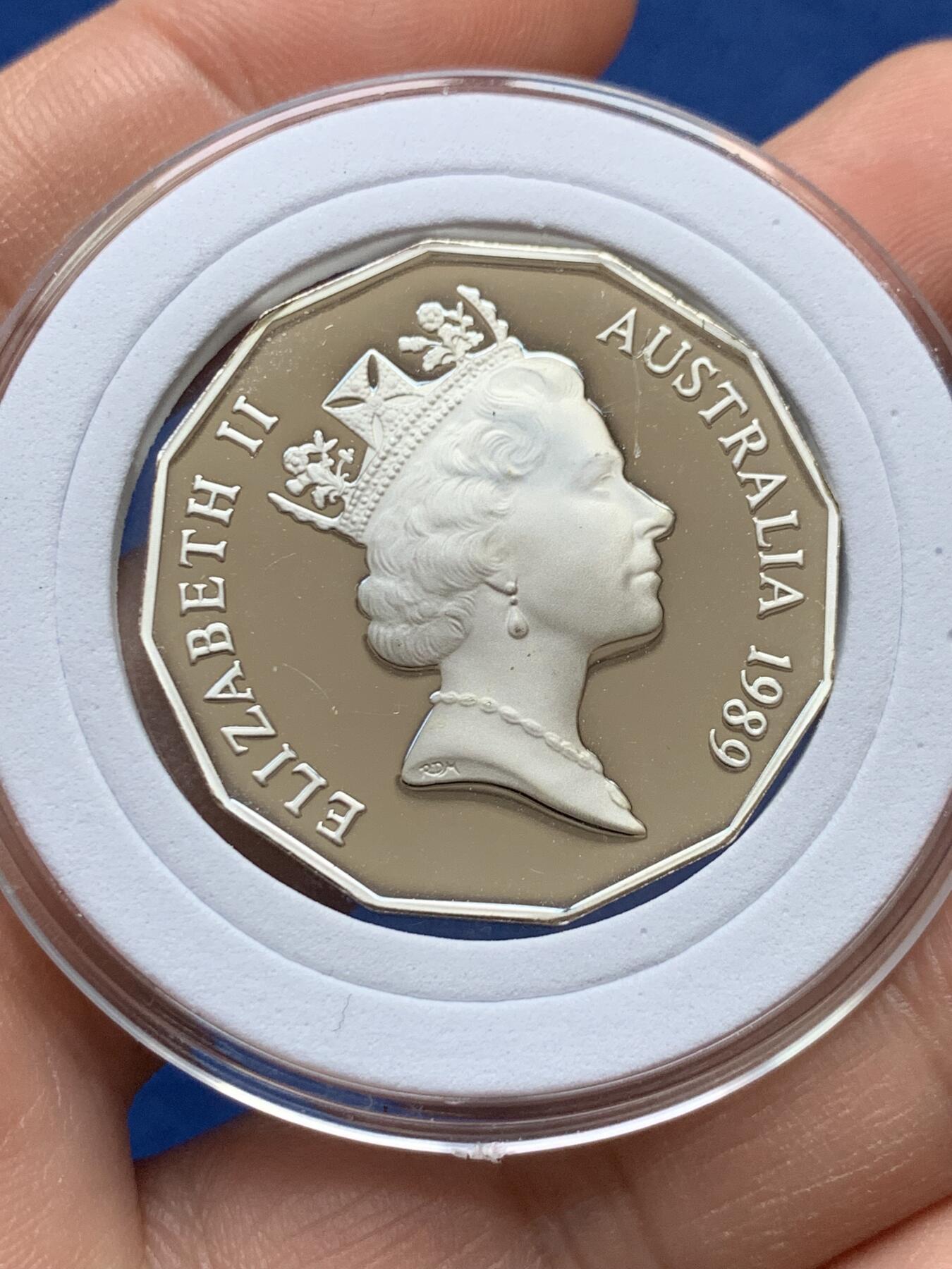 《竞宝斋》第441场 周日，周一，2场连拍 （全场包邮） 澳大利亚1989年布里斯班英联邦运动会50分银币