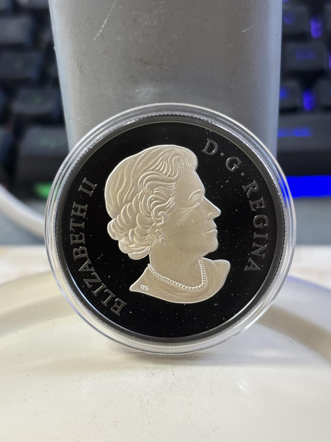 第183期拍卖 加拿大2017年夜行动物系列2小棕蝙蝠镀铑黑色银币，9999银，发行7000枚