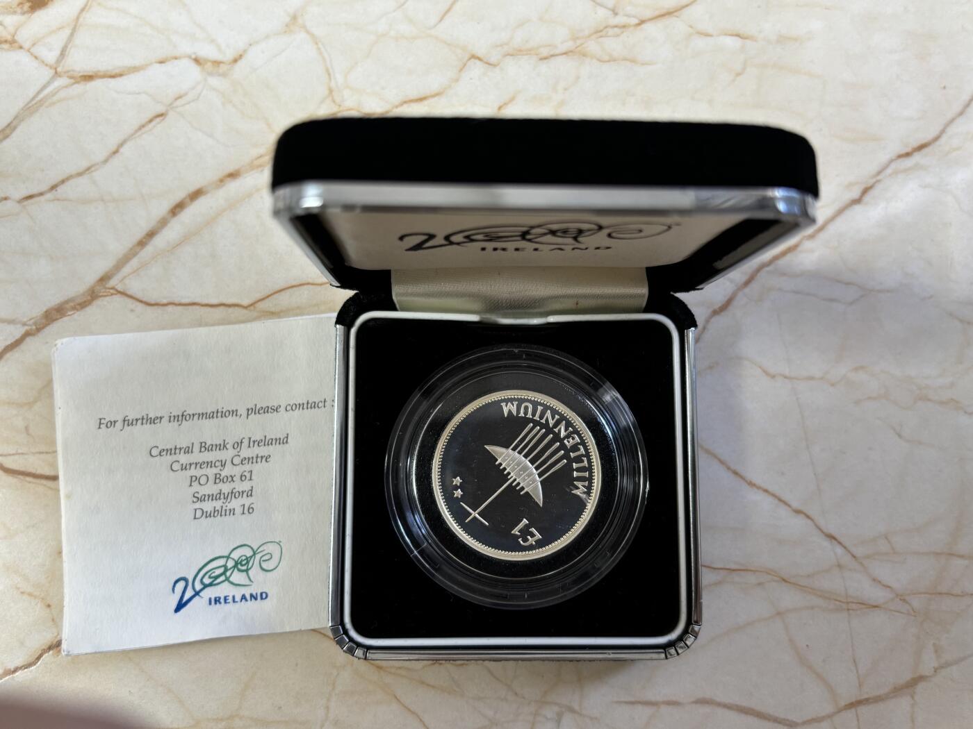 第183期拍卖 爱尔兰2000年千禧年纪念银币带盒证书，有氧化，925银，20克