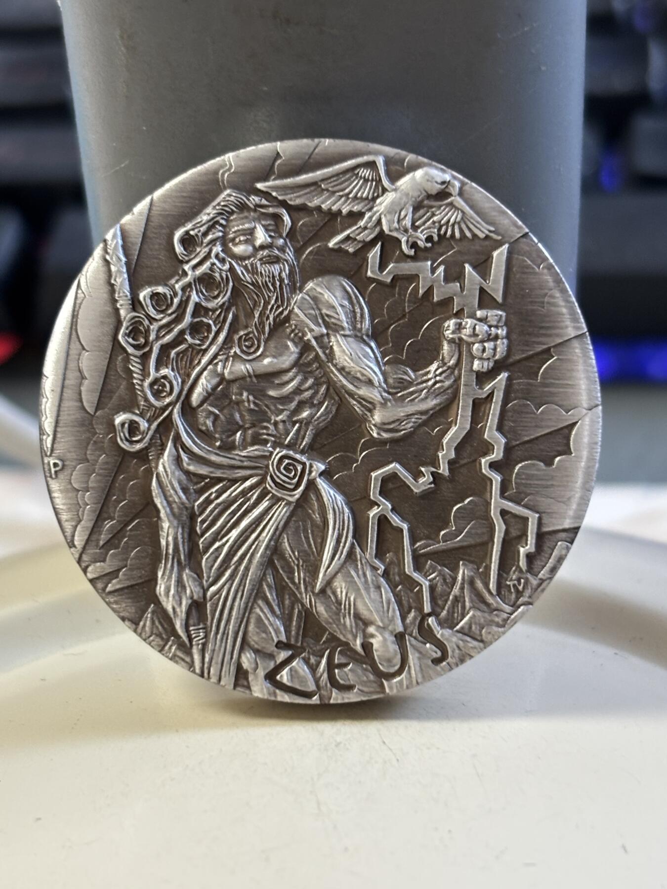 第183期拍卖 图瓦卢2014年奥林匹斯众神系列1宙斯高浮雕纪念银币，999银，2盎司，发行1500枚