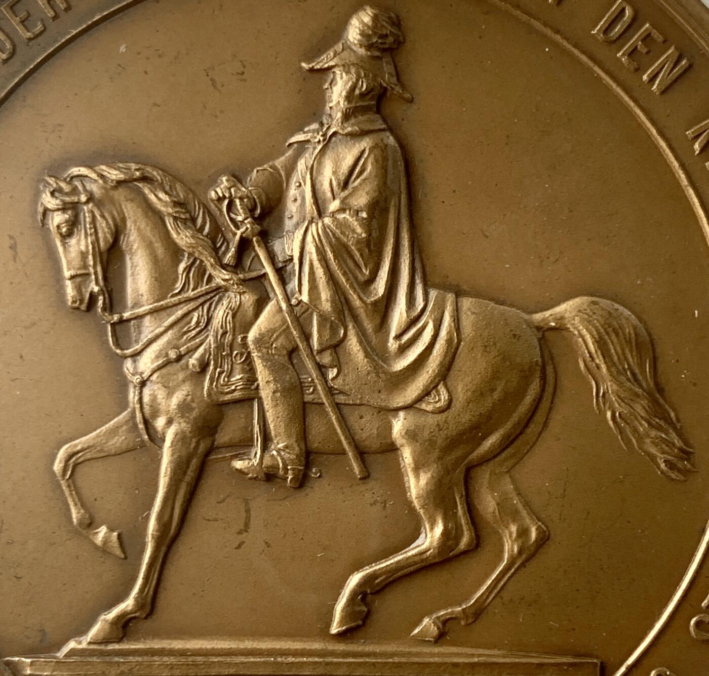 掌中浮雕-藏着的欧洲第043场 NGC MS61 : 1867年奥地利陆军元帅、外交家卡尔•黑山公爵纪念碑落成铜章 , 63.50mm