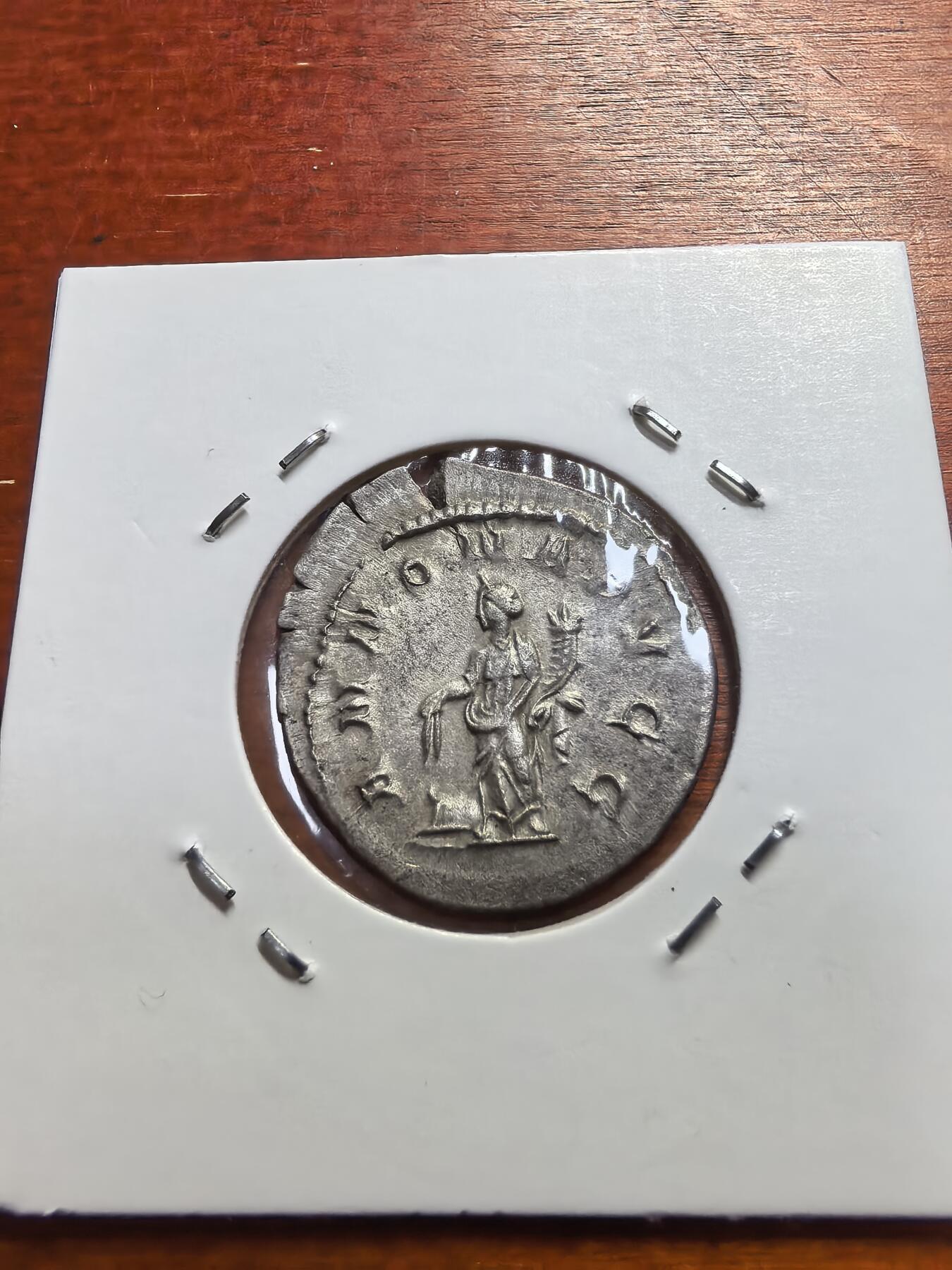 长老汇蛇年精选第七十七场拍卖 （247-249）古罗马皇帝菲利普一世（外号阿拉伯人）2狄纳尔银币，正面菲利普一世带桂冠，背面农业女神克瑞斯手持丰裕角，4克左右银币，细节丰富，唯一一位当过小偷的阿拉伯人罗马皇帝