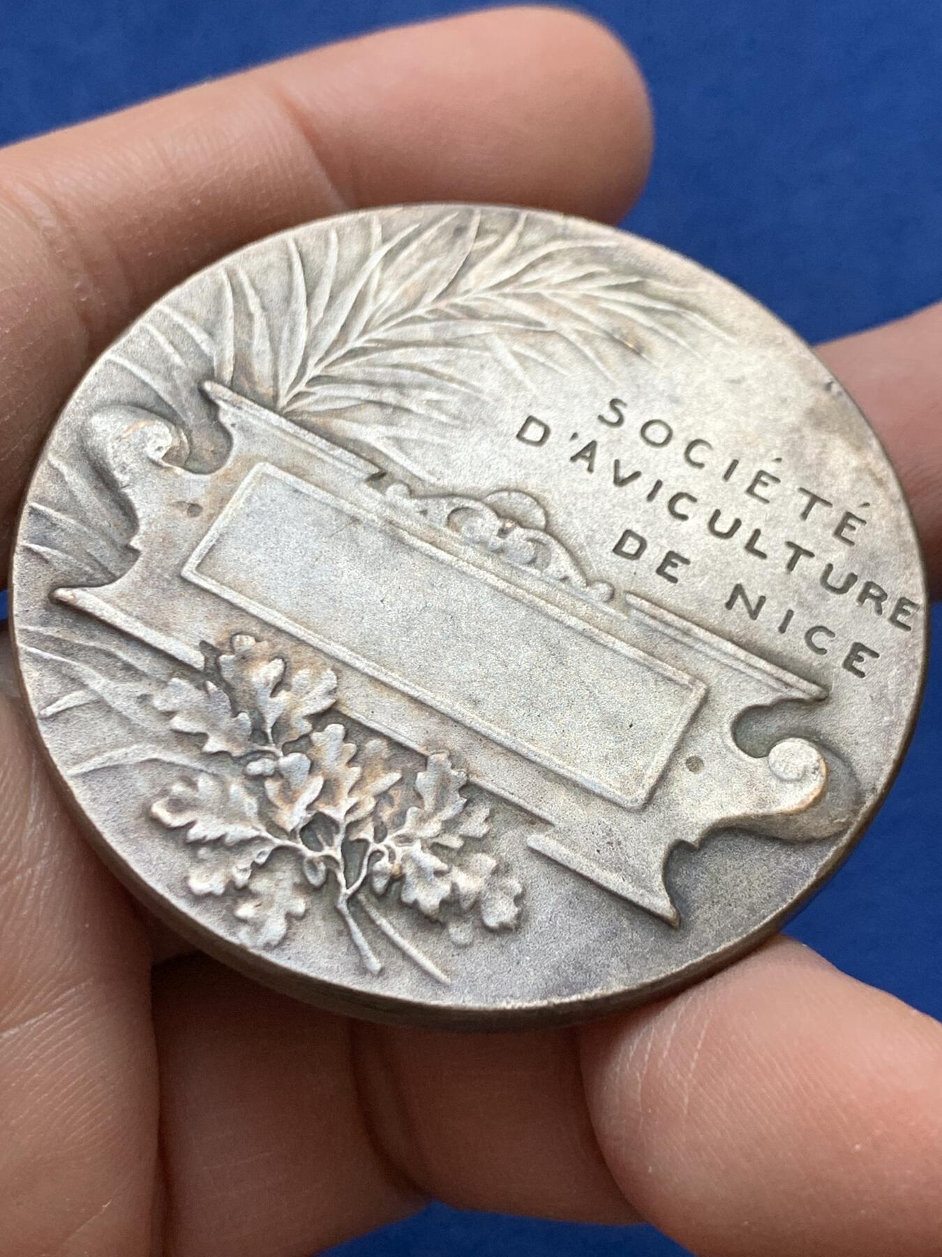 《竞宝斋》第441场 周日，周一，2场连拍 （全场包邮） 法国尼斯农业协会纪念章，49.7mm，44.9克 三角铭