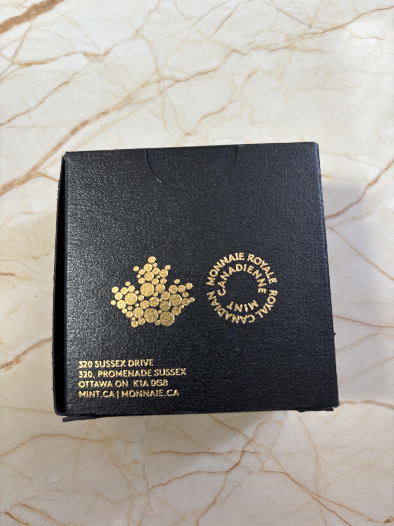 第183期拍卖 加拿大2017年夜行动物系列2小棕蝙蝠镀铑黑色银币，9999银，发行7000枚