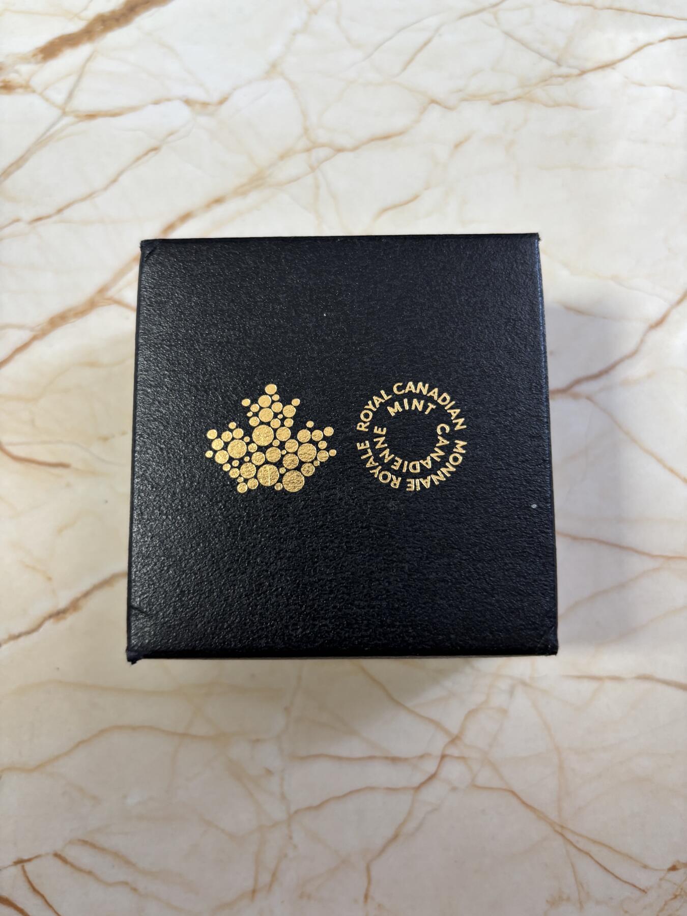 第183期拍卖 加拿大2017年夜行动物系列2小棕蝙蝠镀铑黑色银币，9999银，发行7000枚