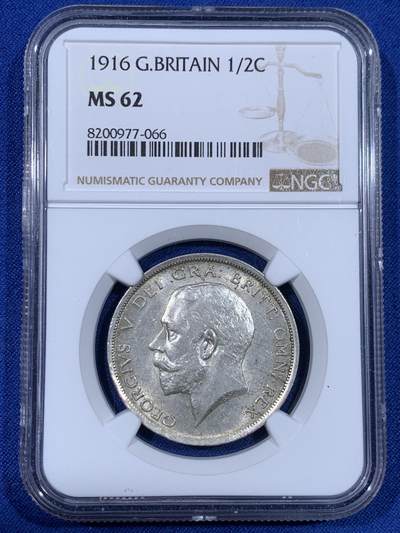 《竞宝斋》第441场 周日，周一，2场连拍 （全场包邮） - NGC MS62 英国乔治五世1916年半克朗银币 少见的优秀压印 乔五普遍弱打严重 这枚盾徽细节完整 头发胡子可见 淡黄包浆难得 可以对比很多高分都看不见头发
