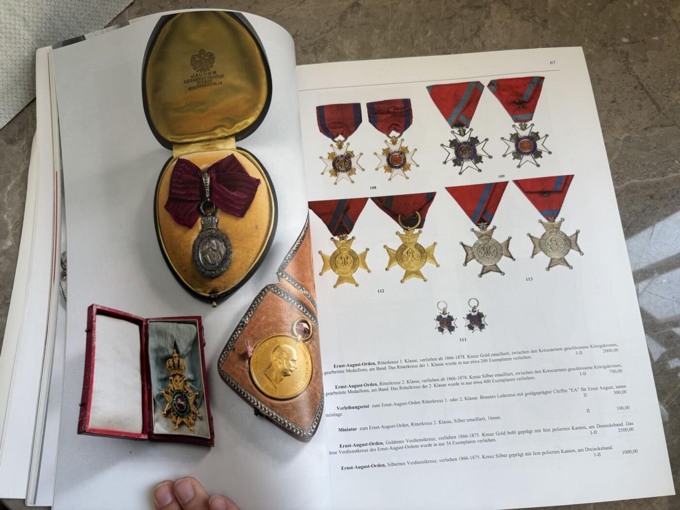 盛世勋华——号角文化勋章邮票专场拍卖第289期 德国柏林Carsten Zeige拍卖行2023年7月拍卖会图录，超大尺寸，全彩印刷，超大超厚，300多页